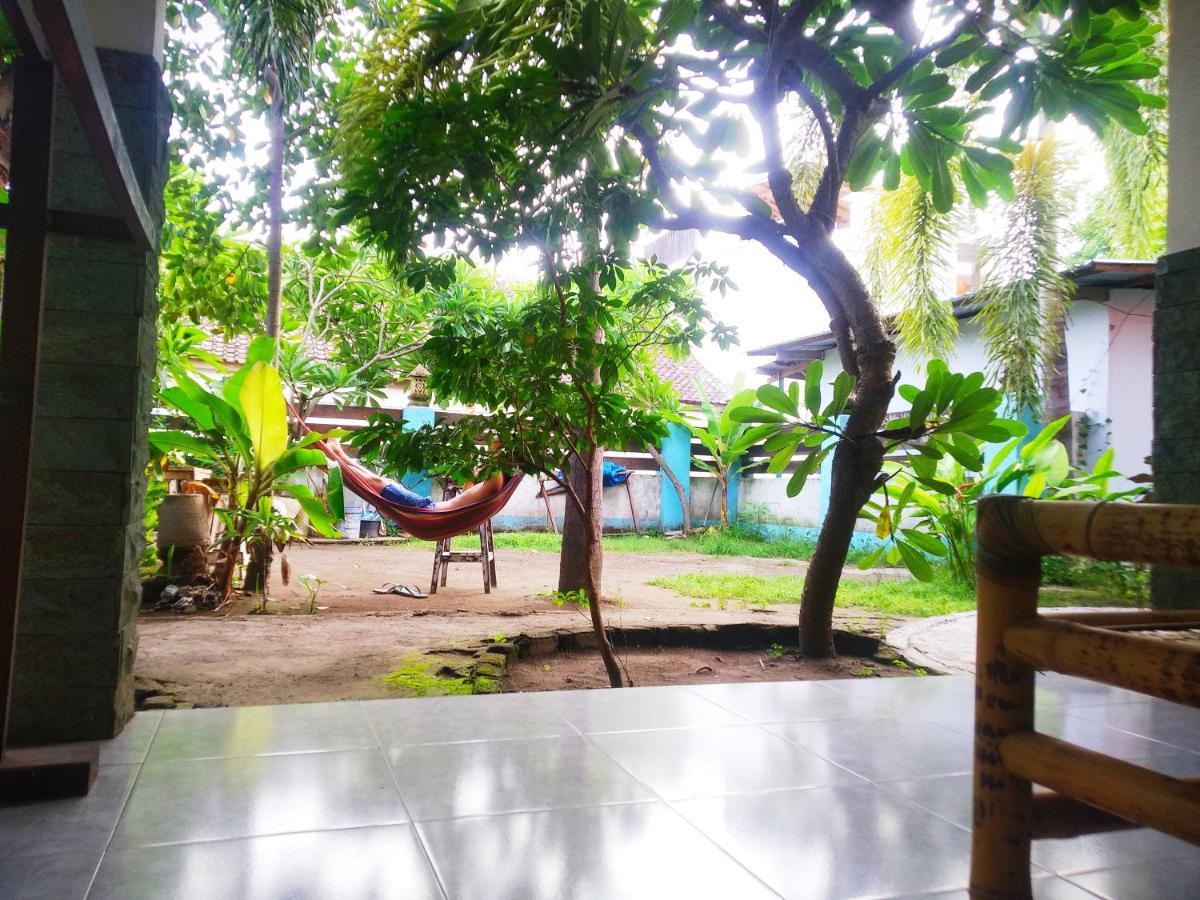Ping Pong Homestay Gili Trawangan Exterior photo